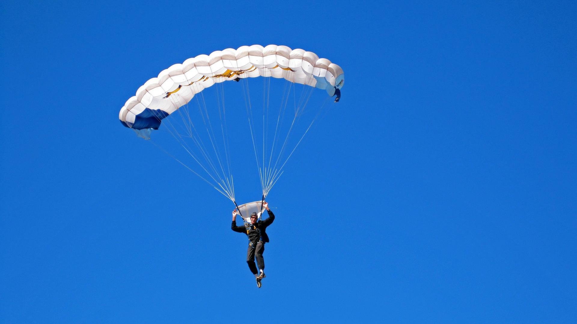 ayx爱游戏官网-“绝杀三分:史上最震撼的终极一投”,三分绝杀勇士